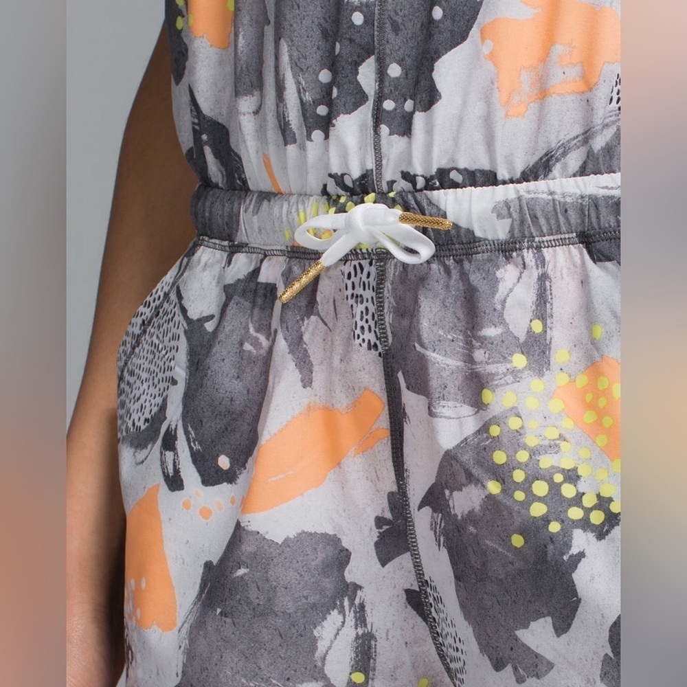 Lululemon Be Free Runsie Mini Art Pop White Multi Size 6 - Picture 6 of 14